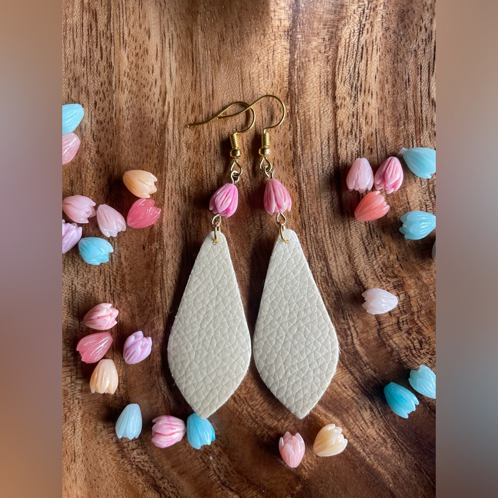 Reversible Ivory/White Faux Leather & Pink Pikake Earrings